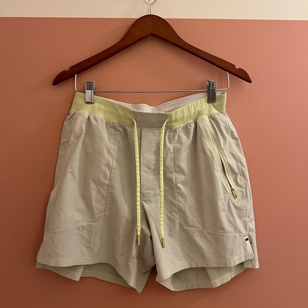 Lululemon Men's License to Train Shorts. 5” Linerless. Medium. Lime Green.